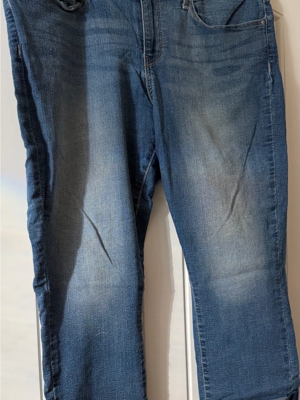 Size 16 Levi’s Modern capri with cuffs